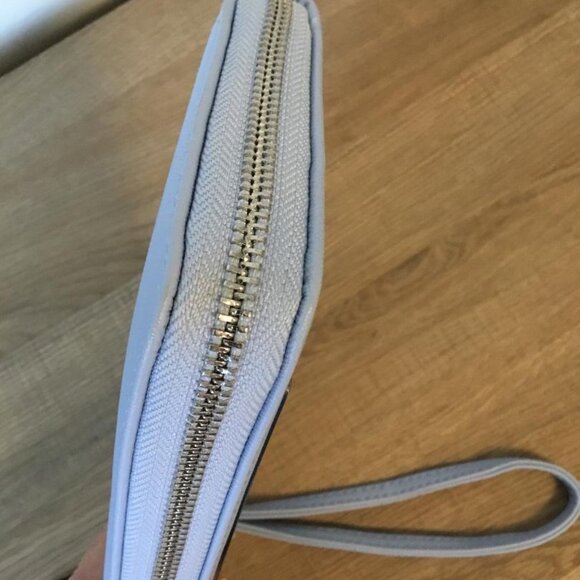 Steve Madden Baby Blue Wristlet Wallet Full Zip Around Closure NWT & Bag Charm - Picture 8 of 8